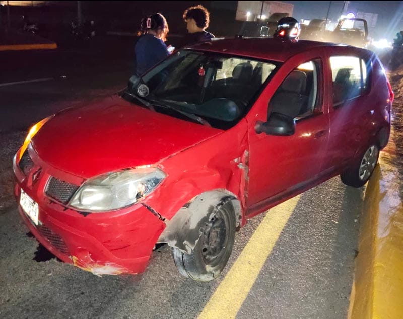 ¡SE ESTRELLA CON EL CAMELLÓN POR FALLA MECÁNICA!