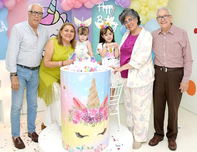DANIELA CELEBRA 4 AÑITOS ENTRE UNICORNIOS