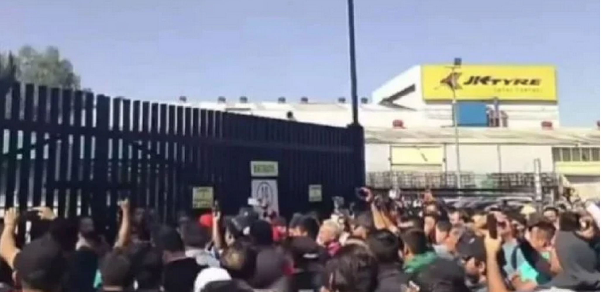 ¡AGREDEN A LOS HUELGUISTAS DE LA PLANTA LLANTERA TORNEL EN TULTITLÁN; HAY CUATRO HERIDOS Y 2 DETENIDOS!