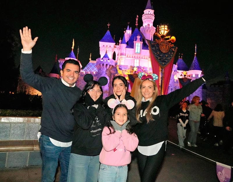 La familia Martínez Gaona disfrutó la magia de Disney