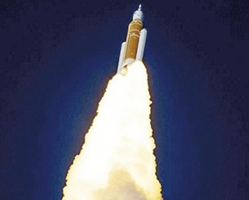 ¡LANZA NASA MISIÓN ARTEMIS II QUE ORBITARÁ LA LUNA!