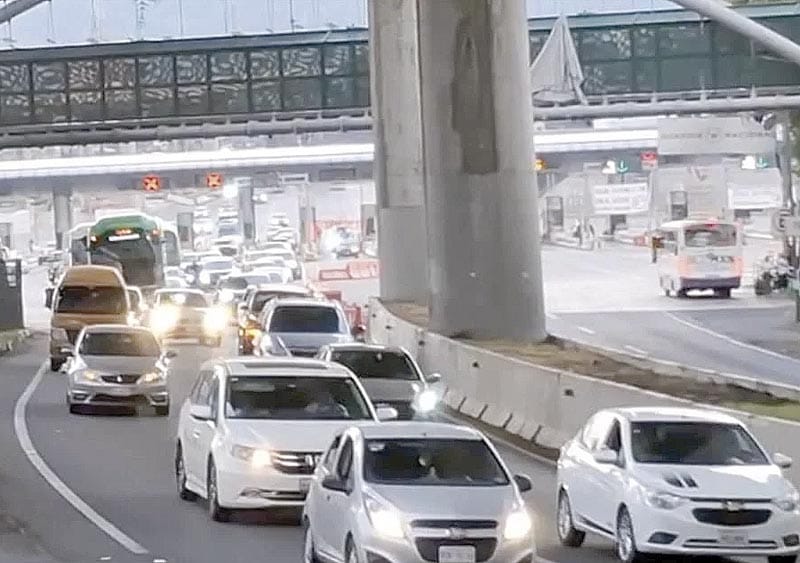 ¡SATURAN VACACIONISTAS LA MÉXICO-CUERNAVACA!