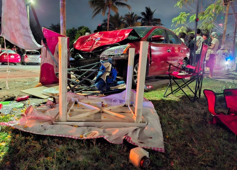 ¡ACELERADA Y DESTROZÓ PUESTO DE FRESAS CON CREMA!