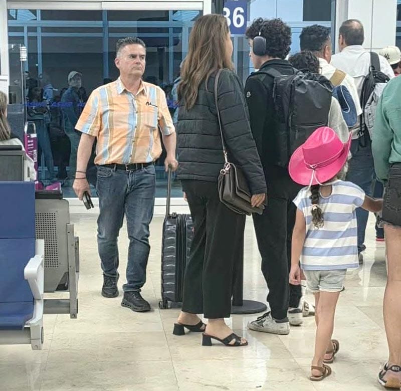 ¡ROJÍ HACE MALETAS! - PURO TURISMO