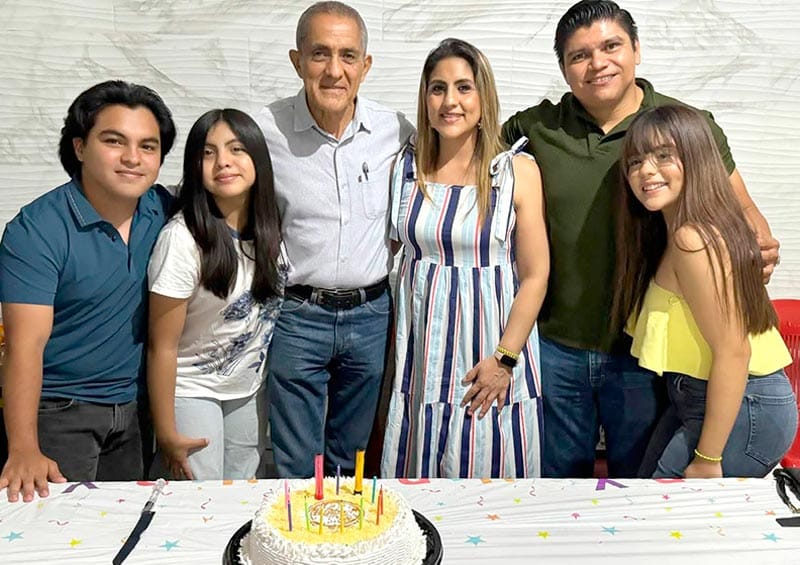HUMBERTO REYES LARA CELEBRA SU CUMPLEAÑOS