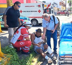 ¡HACEN CHUZA “JINETE DE ACERO” Y CAMIONETA! -Motociclista terminó en el Hospital