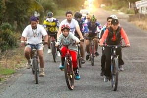 ¡REALIZAN RUTA CICLISTA FAMILIAR!