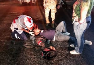 ¡JINETE DERRAPA EN SU “CABALLO DE ACERO”!