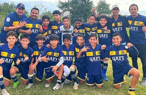 ¡Y SE BEBEN LA COPA! -CAMPEONES EN LA LIGA DE FUTBOL “PIRATA” FUENTE