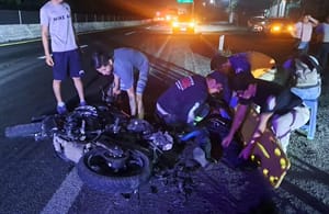 EL MURIÓ, ELLA HERIDA, EL TRAILERO, NI SE DETUVO... ¡OTROS QUE SE LOS LLEVA EL TRÁILER!