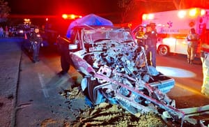 ¡ATRAPADO DESPUÉS DE CHOCAR CON TRACTOCAMION!