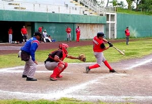 ¡ATLÉTICO DOS DE ABRIL TOMA VENTAJA! *Gana el primero 10-4 a Pieles Rojas