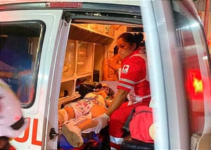 ¡TERMINAN LA PARRANDA CHOCANDO CON LA BARDA DE UNA CASA! - |TRES LESIONADOS