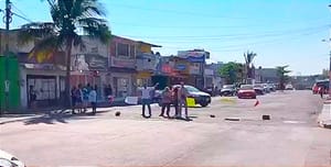 ¡BLOQUEAN RÍO MEDIO! -*No Quieren Más Atropellamientos *En un Mes Van Dos Muertes