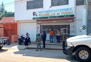 ¡NO LE ACEPTO LA EXTORSIÓN! - SE VA CON LAS MANOS VACÍAS DE UNA REFACCIONARÍA!