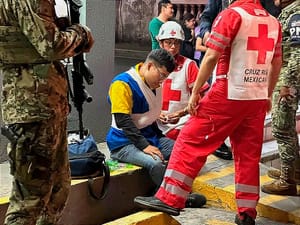 ¡FUGA CON TIROTEO! - LLEVABAN DOS ASALTOS AL HILO CUANDO LOS POLICÍAS LOS UBICARON