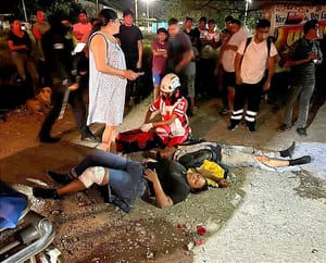 ¡MOTO VS COCHE! - LOS DE LA MOTO SE LLEVAN LA PEOR PARTE