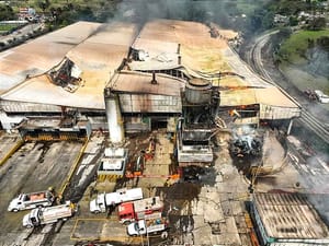 ¡ES EL INFIERNO! - *Bomberos de Córdoba, Orizaba y Fortín de las Flores Luchan por Controlar el Fuego