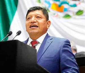 ¡BAJAN A PÉREZ PARDAVÉ! - *Se Quería Colar Como Indígena