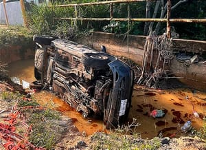¡AL SOCAVÓN! - Y AHÍ LOS TRIPULANTES LO DEJARON ABANDONADO