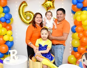 REGINA FESTEJANDO EN FAMILIA AL ESTILO BELY Y BETO!