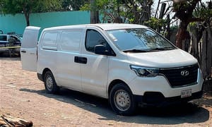 ¡SALEN A REPARTIR ASALTOS! - *EL VEHÍCULO FUE ABANDONADO DESPUÉS DE COMETER VARIOS ATRACOS