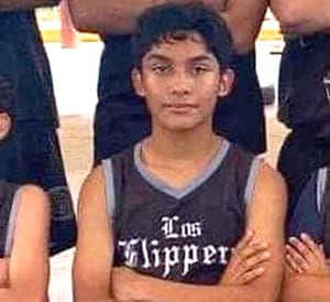 ¡BUSCAN A BRANDON! - * Jovencito Basquetbolista Veracruzano se Extravía en Playa de Oaxaca