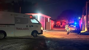 ¡EXPLOTA AUTOTANQUE MIENTRAS ERA REPARADO EN PENSIÓN DE TRAILERES!