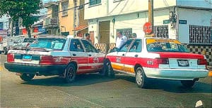 DOS TAXIS EN PRIM...