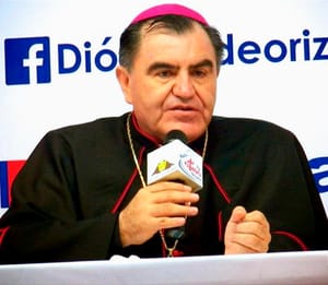 ¡ENCAÑONARON Y ORDENARON A LOS CONDUCTORES DETENERSE...! - *ENTRE ELLOS EL OBISPO DE ORIZABA