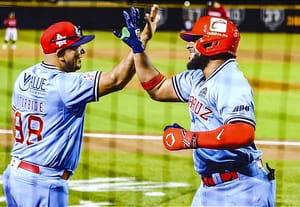 ¡SACARON LOS CAÑONES! - *Herlis, Espinal, Panas, Gaitán y Baldwin *Récord de más Cuadrangulares en una Entrada