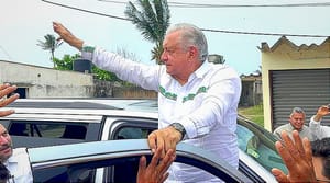 ¡SE TRAJO A TODOS! - VINO, HABLÓ Y SE FUE...