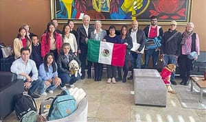 ¡REGRESAN LOS DIPLOMÁTICOS! - CIERRAN LA EMBAJADA EN QUITO