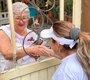 ¡VA AYUDA A LAS NENIS!