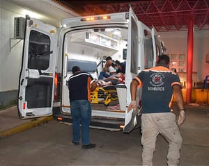 ¡BALEAN A MATRIMONIO EN DEPÓSITO DE CERVEZAS EN TEXISTEPEC!