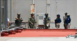 ¡LO ENCUENTRAN CON UN GOLPE CONTUNDENTE EN LA TERRAZA DE UN BANCO! - *ESTUDIANTE DE LA UV