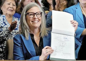 ¡FIRMAN EN ARIZONA PROYECTO DE LEY PARA DEROGAR PROHIBICIÓN DE ABORTO!