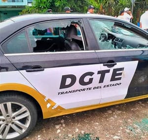 ¡PURAS GUAJOLOTERAS! - LE ANDAN MIDIENDO EL AGUA