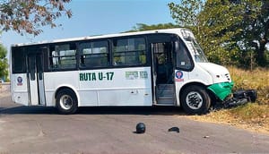 ¡SE LO "COMIÓ" EL CAMIÓN! - *APARATOSO CHOQUE EN ARBOLEDAS SAN MIGUEL