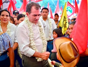 ¡PEPE VA POR LA SIERRA! - *LE PIDEN HOSPITALES, DRENAJES Y EMPLEOS