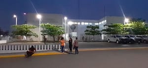 ¡TIENEN INCOMUNICADOS A LOS MARINOS!