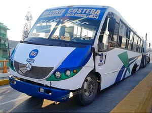 ¡SE QUEDÓ SIN LLANTAS EN EL PUENTE ALLENDE!