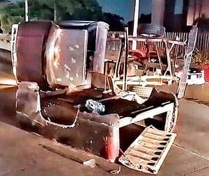 ¡SE DA CONTRA EL BICENTENARIO! - *TERMINA VOLCADA Y SIN  BATEA