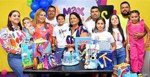 FESTEJAN LOS 8 DE MAX - *BLUEY TAMBIÉN!