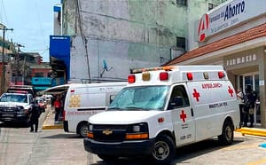 ¡LE QUITAN SU DINERO CON UN TIRO DE 9MM! - DEL BANCO A LA FARMACIA