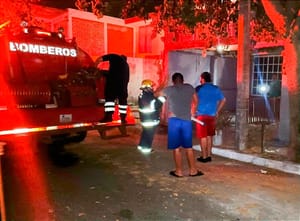 ¡PERRITO SALVÓ A SU DUEÑA DE MORIR EN UN INCENDIO!