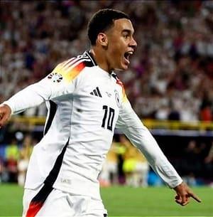 ¡VENCE ALEMANIA A DINAMARCA! - LO SALVA VAR POR MEDIO ZAPATO!