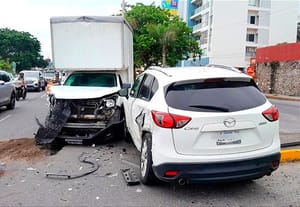 ¡TRES HERIDOS EN ENCONTRONAZO! - COLISIÓN EN LA RIVIERA VERACRUZANA