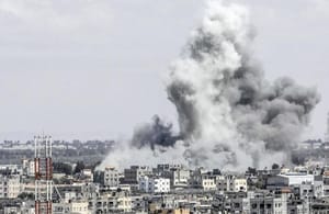 ¡GENOCIDIO! - * Ataques israelíes alcanzan un campo de refugiados y dejan al menos 42 muertos