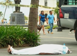 ¡MUERE COMERCIANTE EN LA MACROPLAZA DEL MALECÓN!